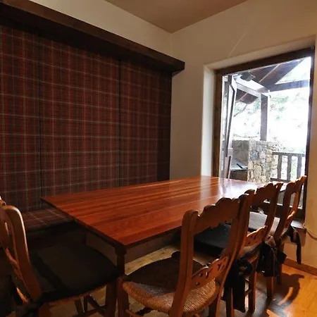 Apartment Era Borda Tanau Naut Aran